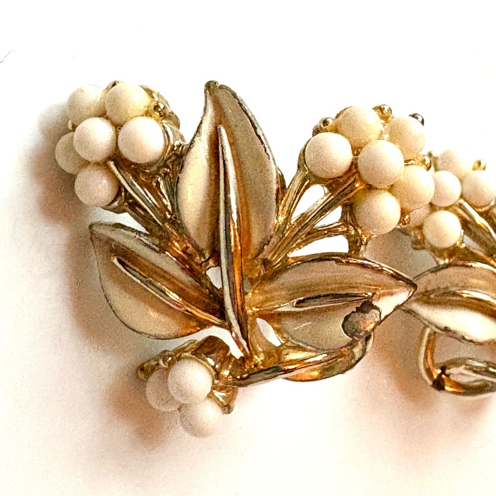 Vintage Gold and Cream Floral Earrings
